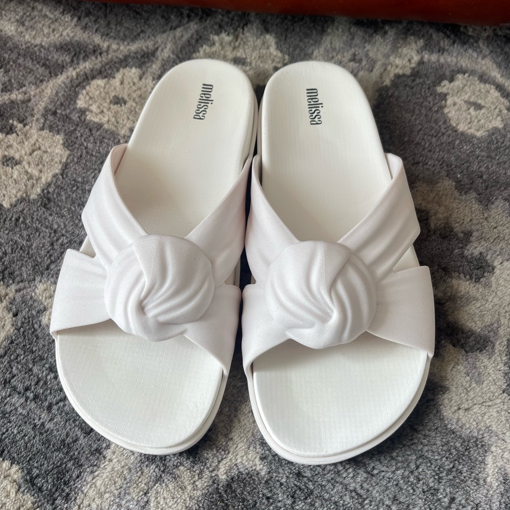 Melissa Plush Knotted Slide Sandal | White | size 8
